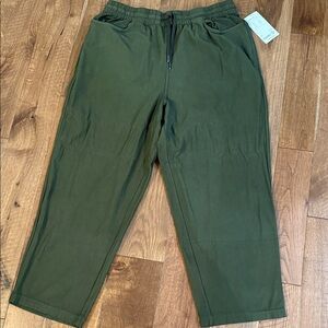 Athleta Women’s Dark Olive Green Casual Pants